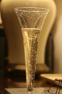 320px-Champagne_glass_flower_stem_shape